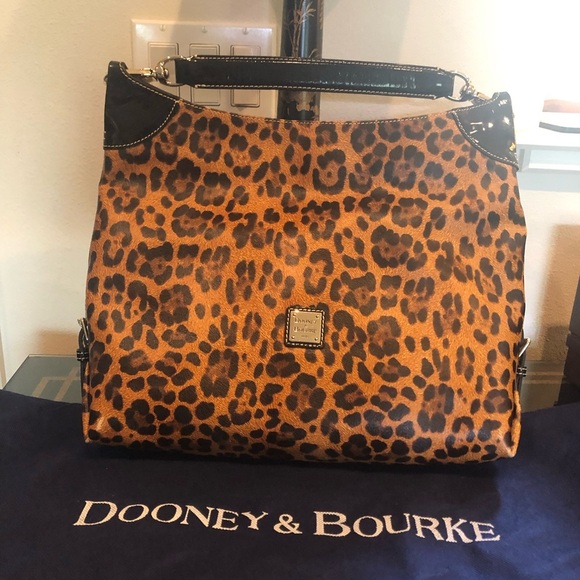 Dooney and Bourke Preowned Hobo Leather Handbag - Picture 3 of 8